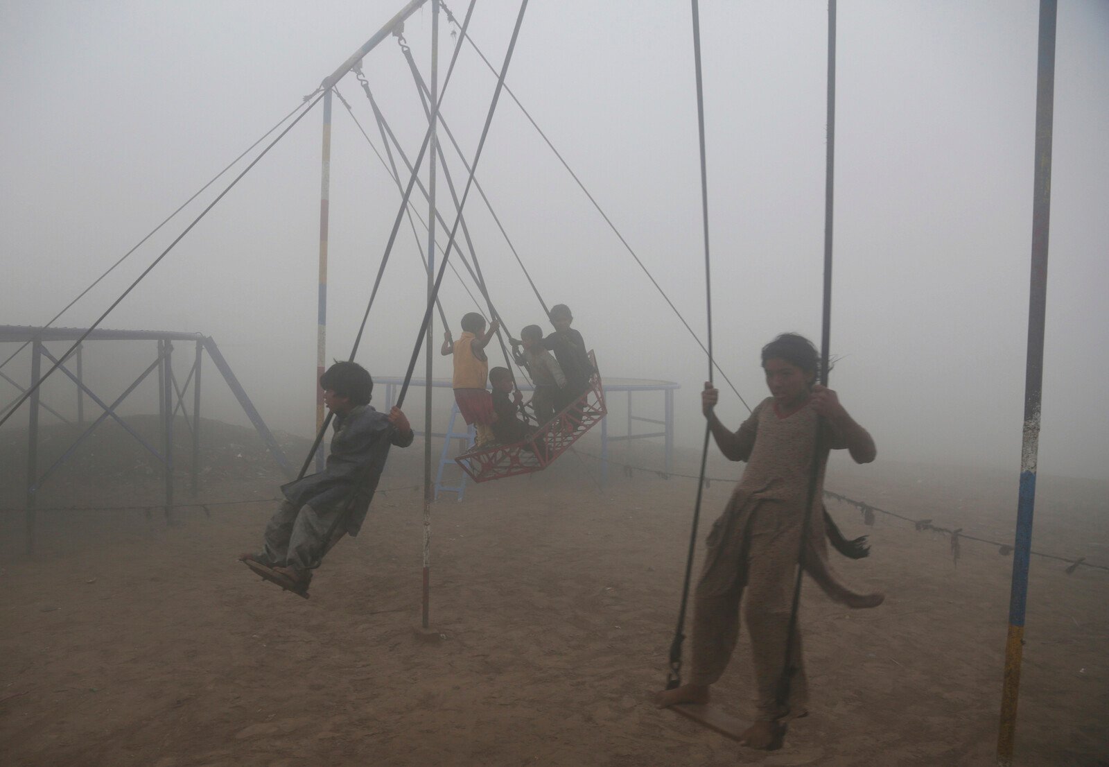Pakistan: Schoolchildren are not allowed