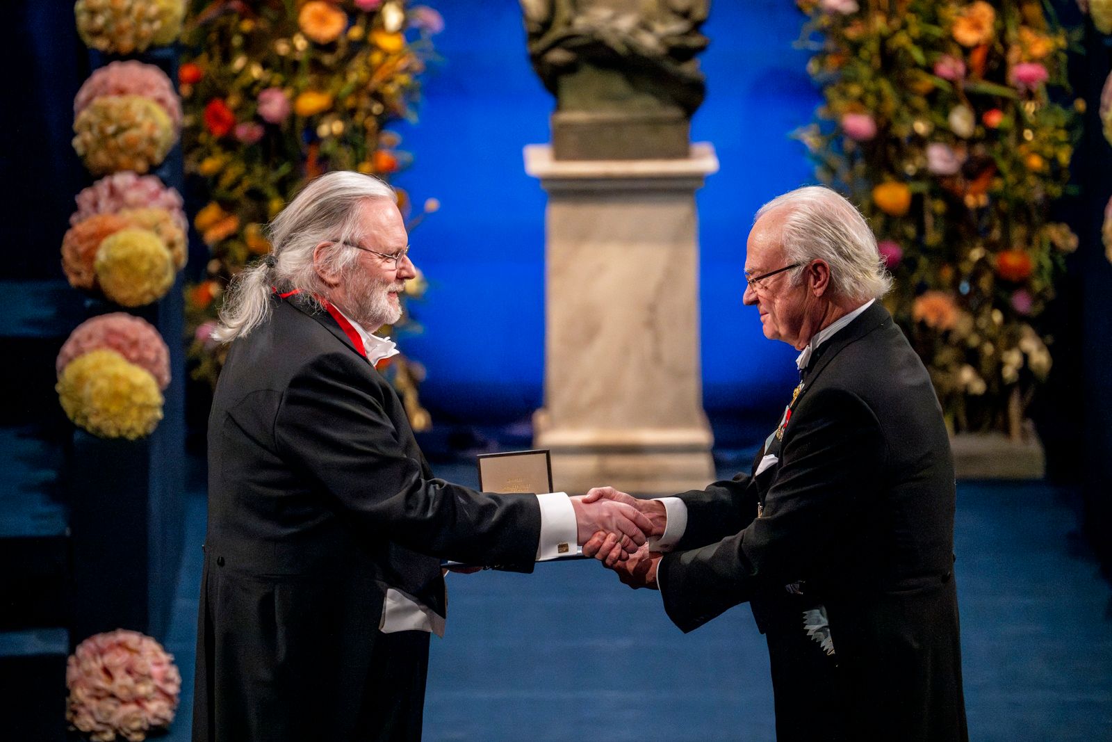 Jon Fosse receiving Nobel prize 2023