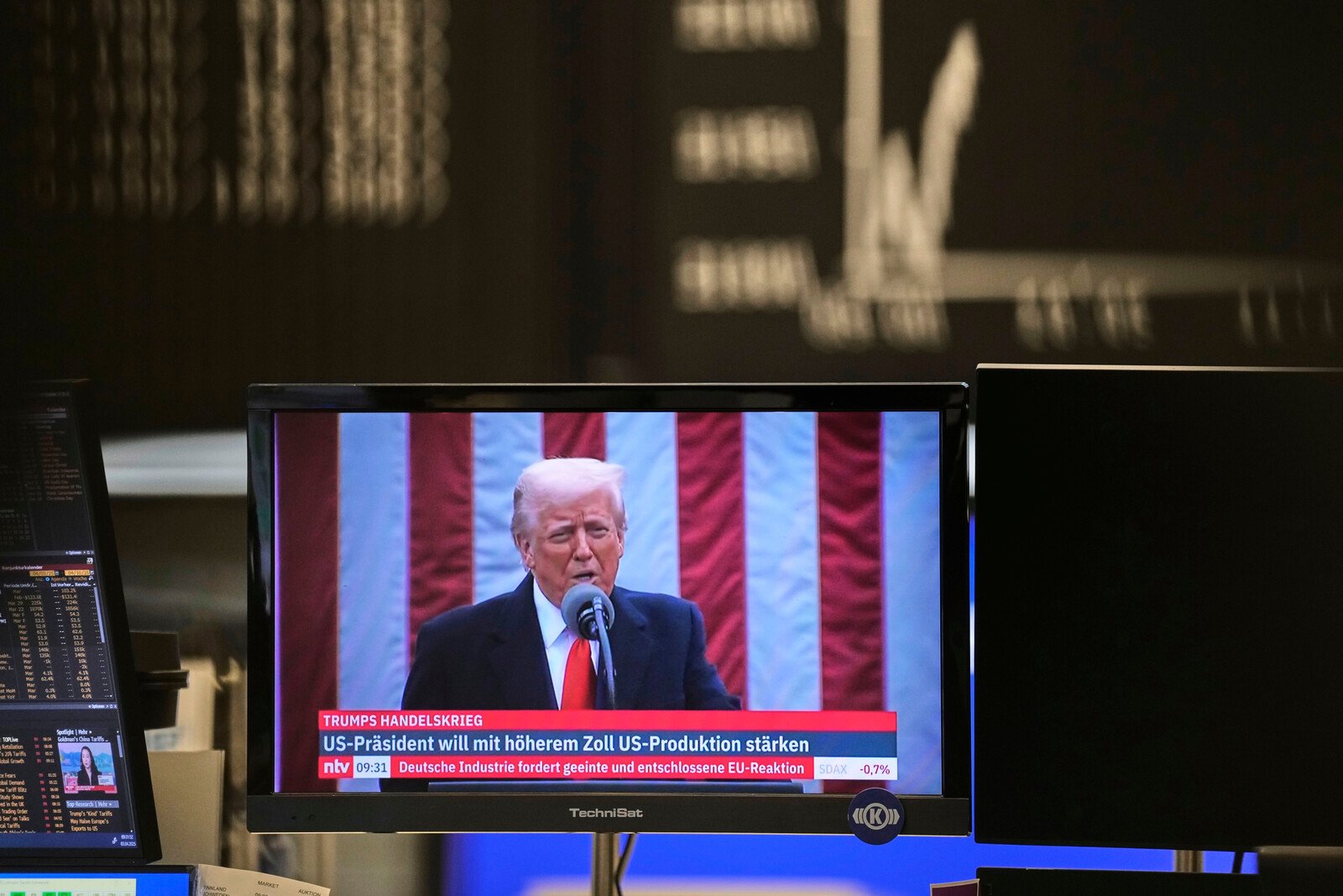 Stockholm Stock Exchange Sees Volatile