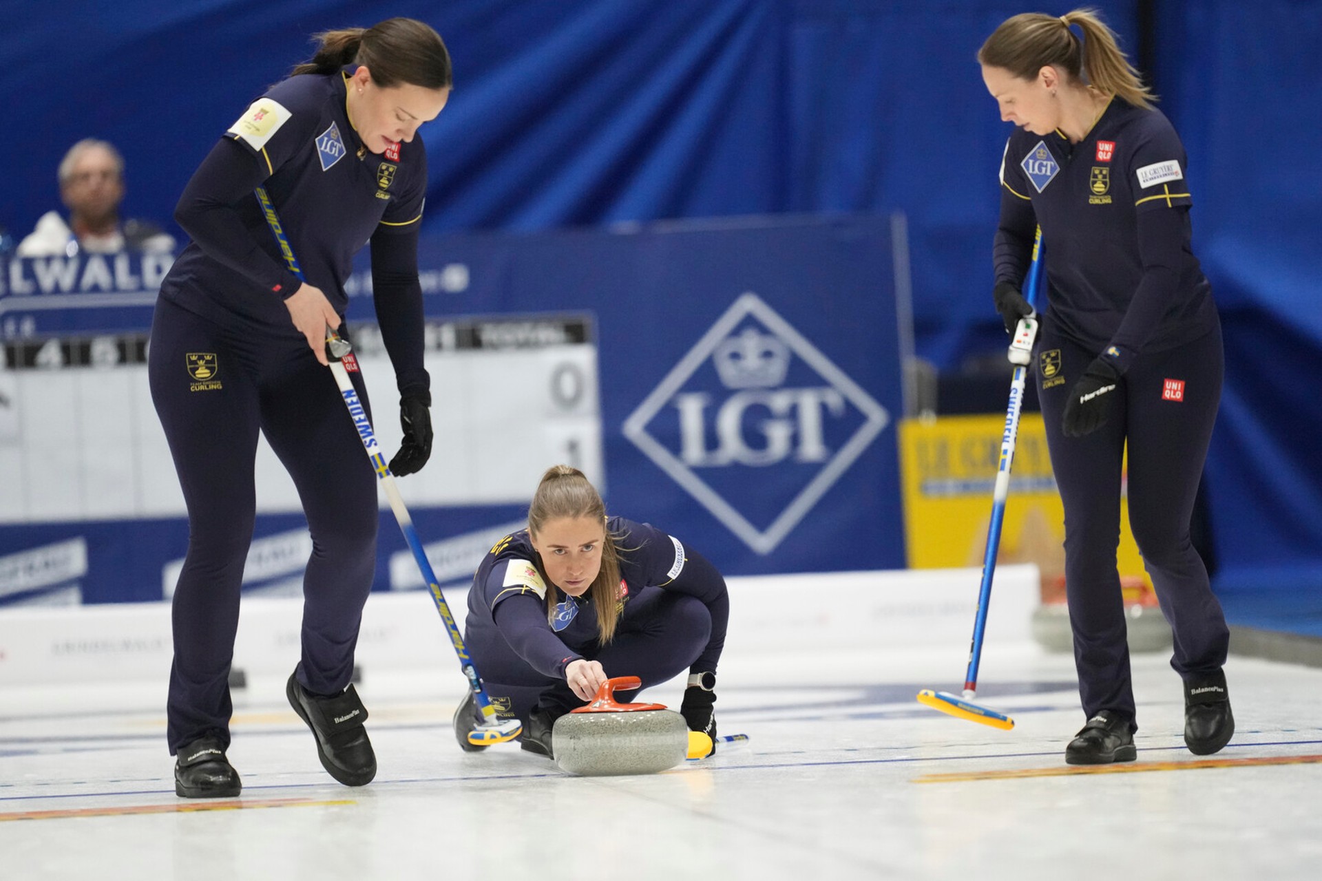 Sweden started the Curling World