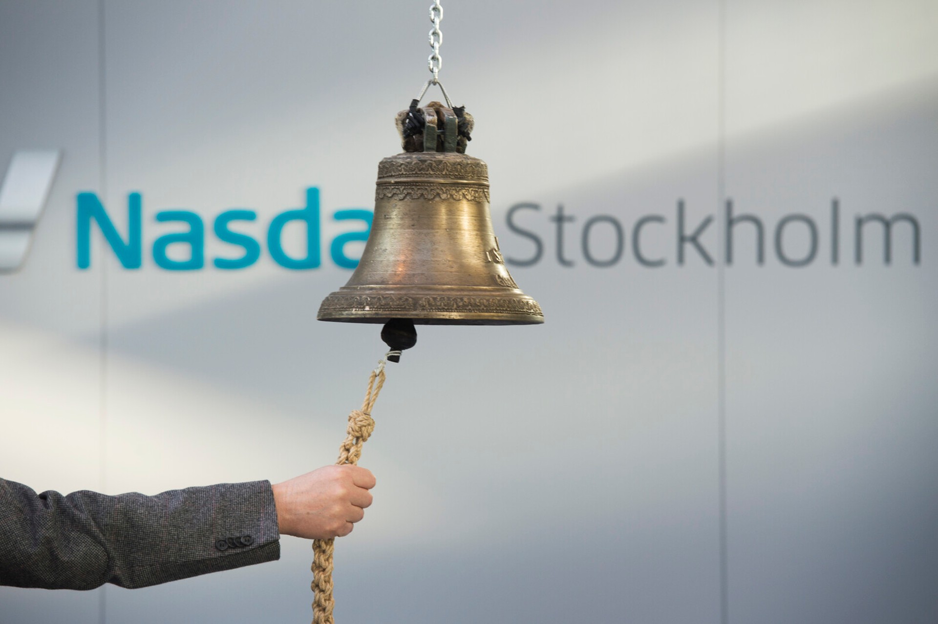 Stockholm Stock Exchange Ends Flat as Saab Leads Gains