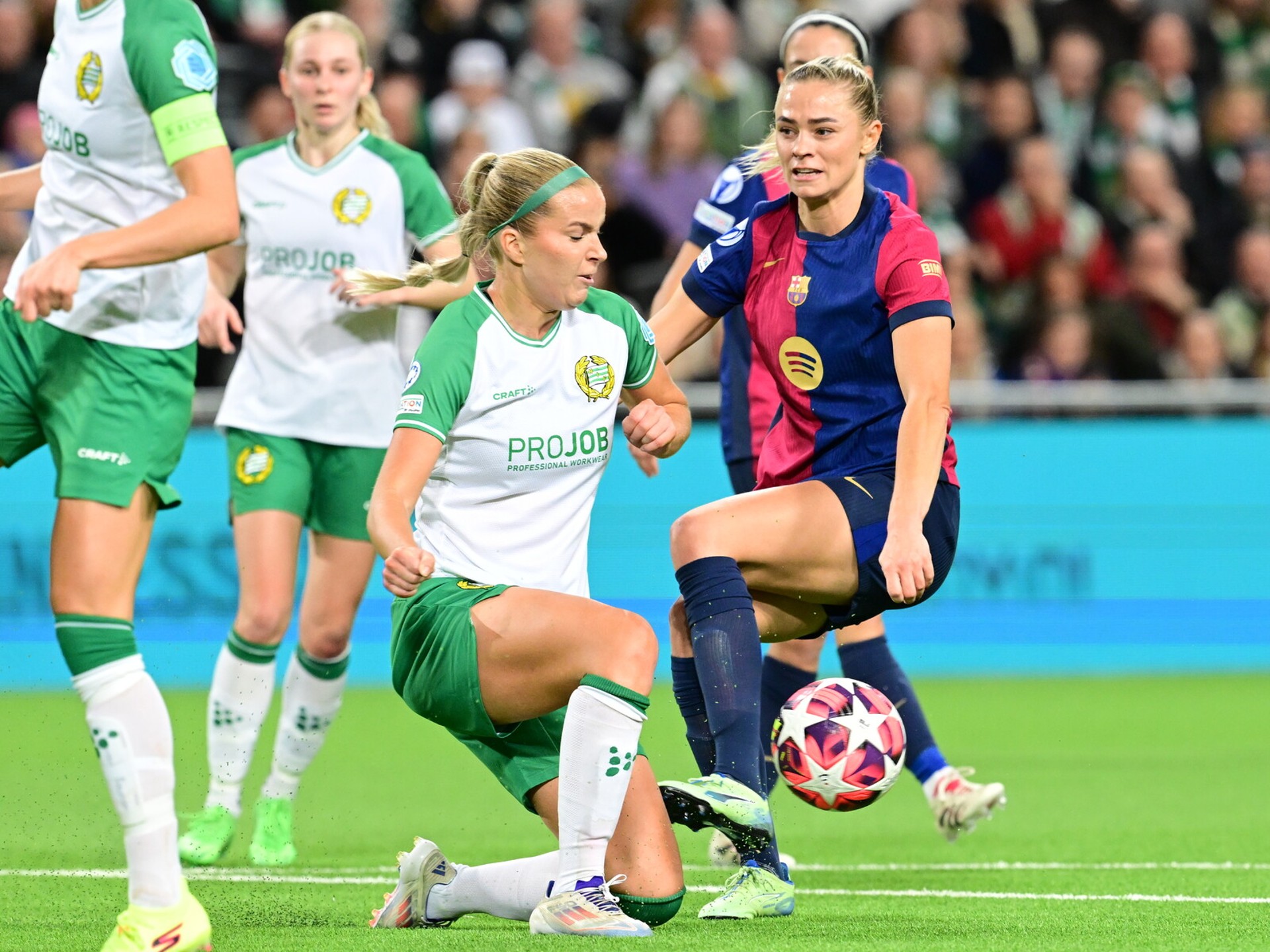 Rolfö Shines with Key Assist in Barcelona's 4-1 Victory Over Wolfsburg