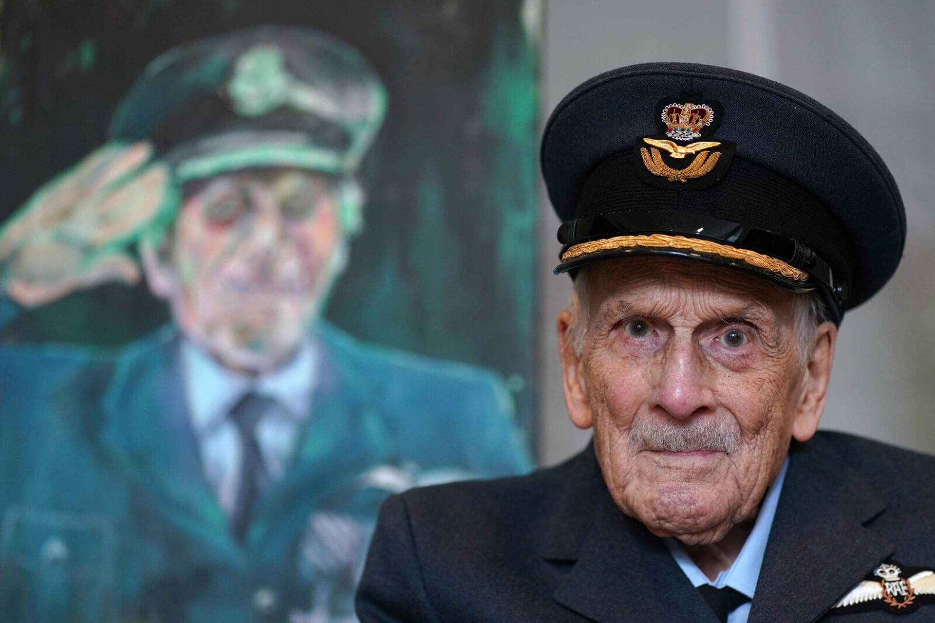 World War II Pilot Dead: "The End of an Era"