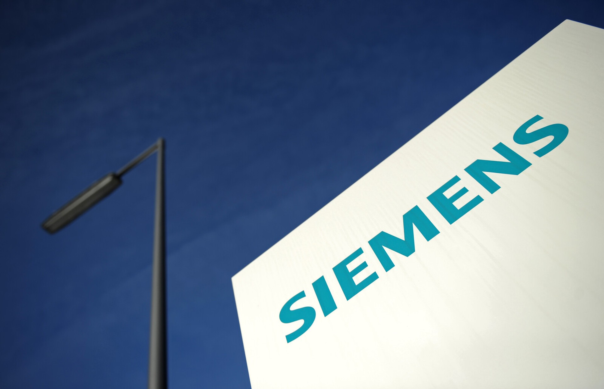 Siemens cuts 6,000 jobs