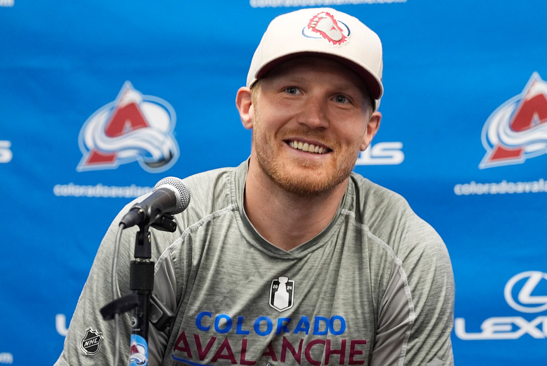 Landeskog trains with the team: