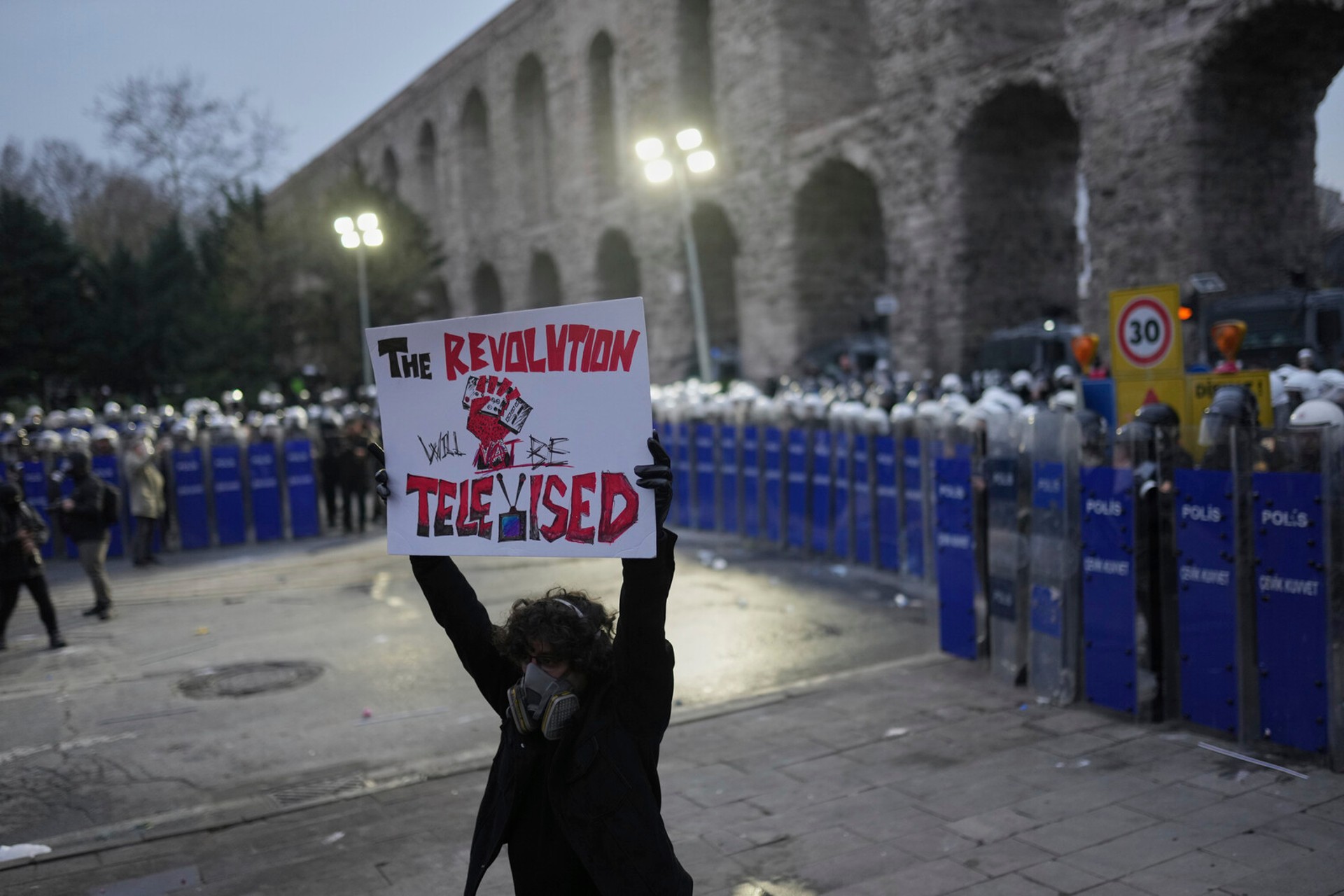 Turkish Police Arrest Journalists Covering Istanbul Protests