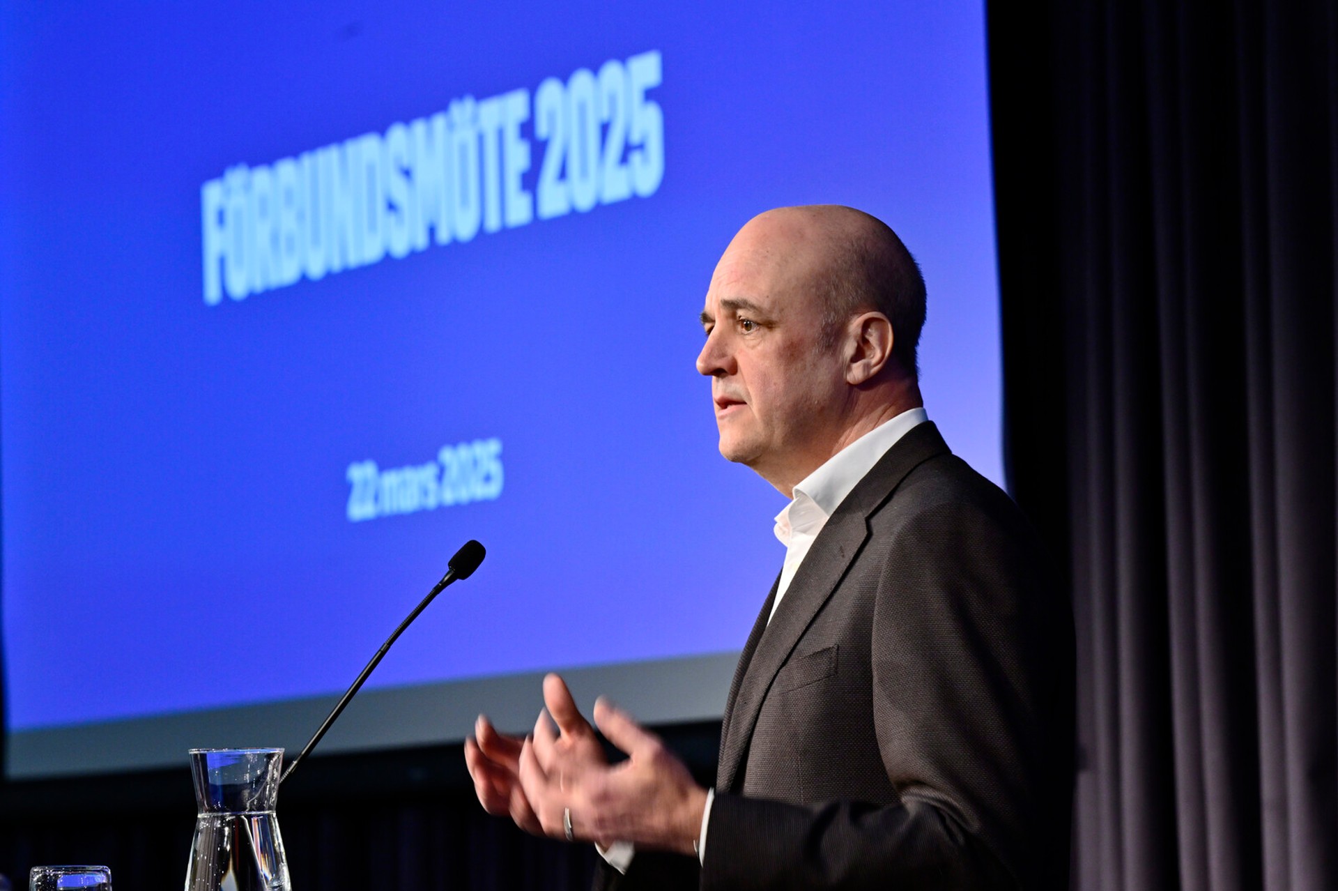 Reinfeldt Questions US Role in 2026 World Cup Hosting