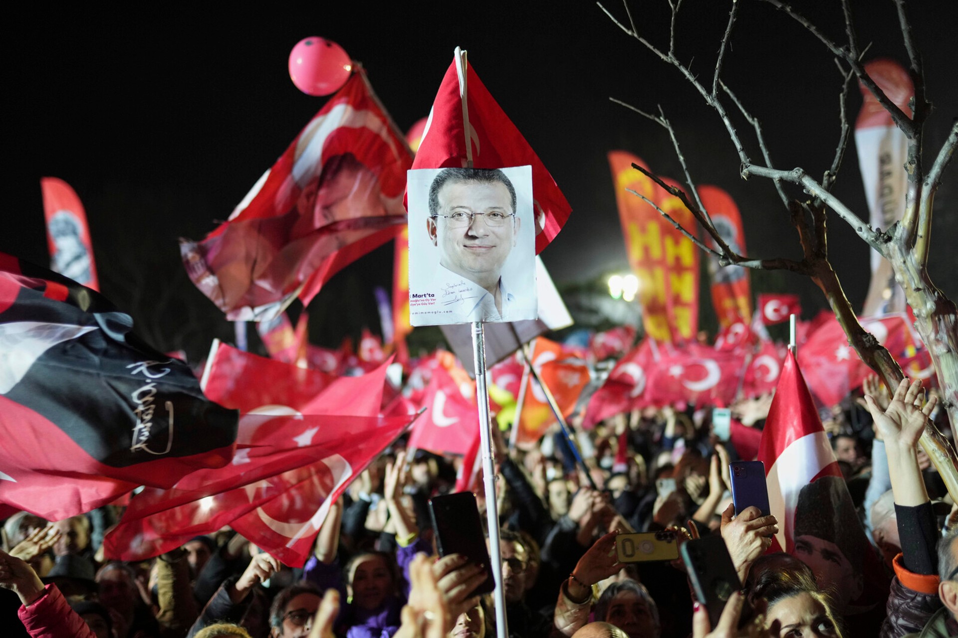 Protests Surge in Istanbul Over Mayor Imamoglu's Imprisonment