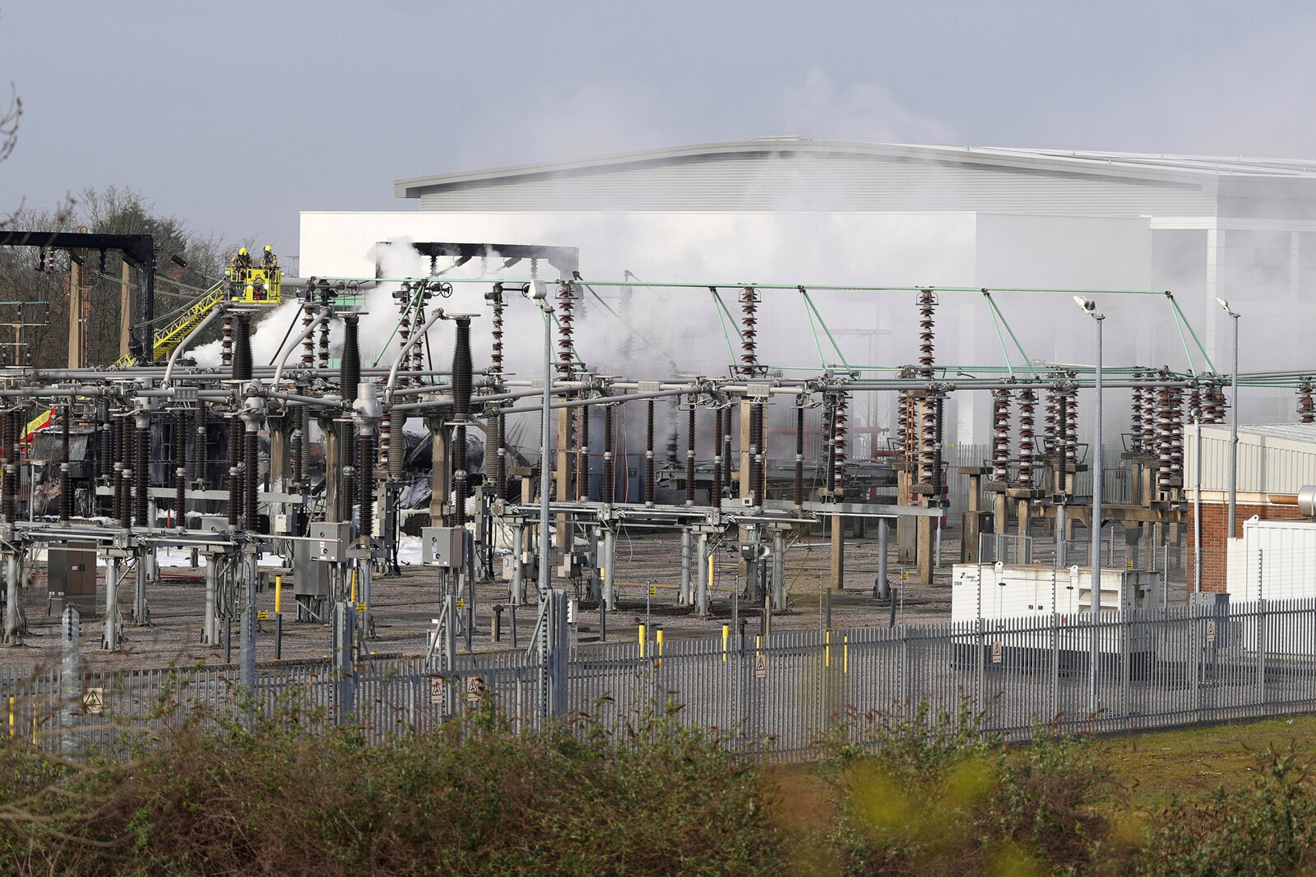 Heathrow Closure Disrupts Travel for Hundreds of Thousands After Fire