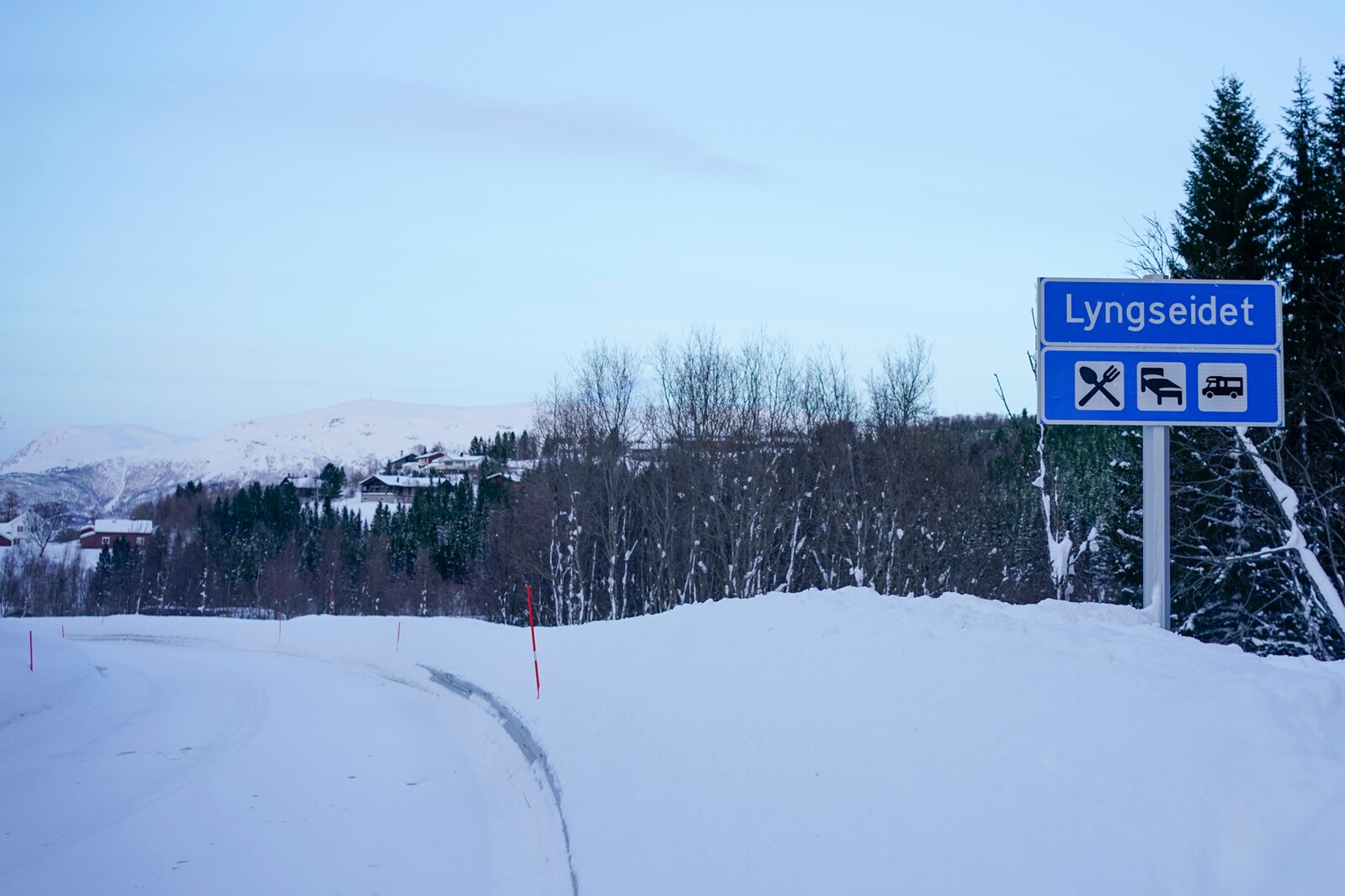 Tourist Survives 7-Hour Avalanche Ordeal in Norway's Lyngen Alps