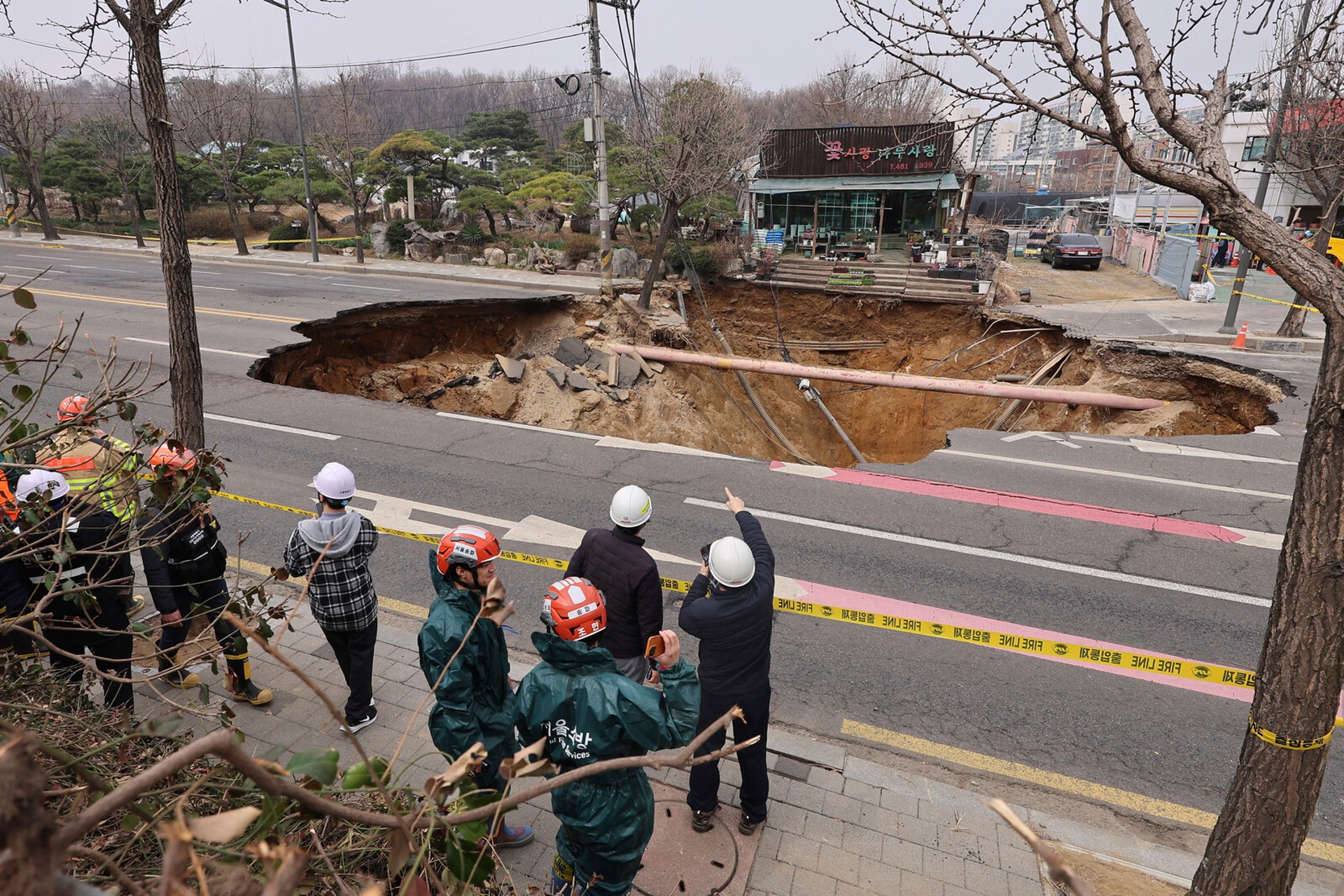 Motorcyclist Tragically Killed in South Korea Sinkhole Near Seoul