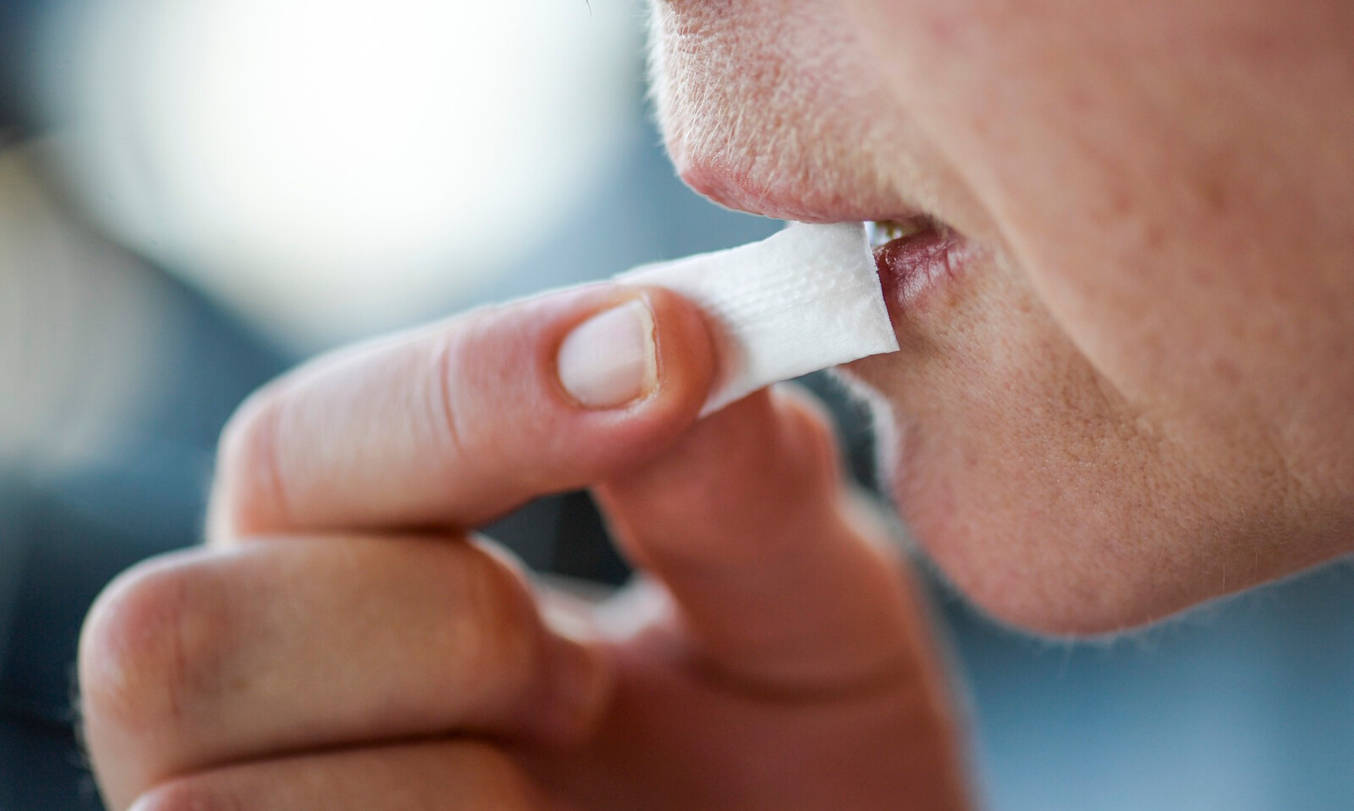 White Snus Linked to Long-Lasting Mouth Injuries, Study Finds