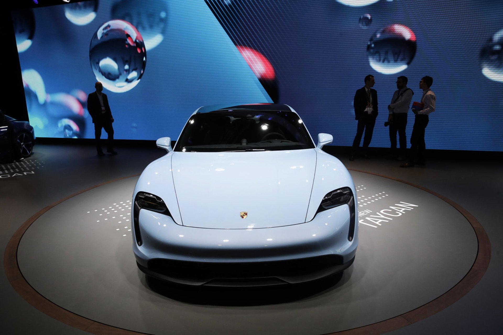 Porsche plunges on the stock exchange