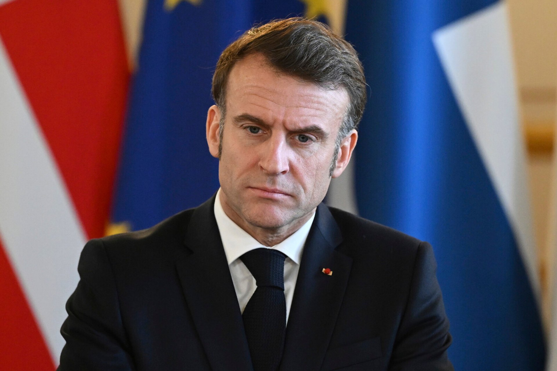 Macron Calls EU Defense Chiefs to Paris for Key Security Talks