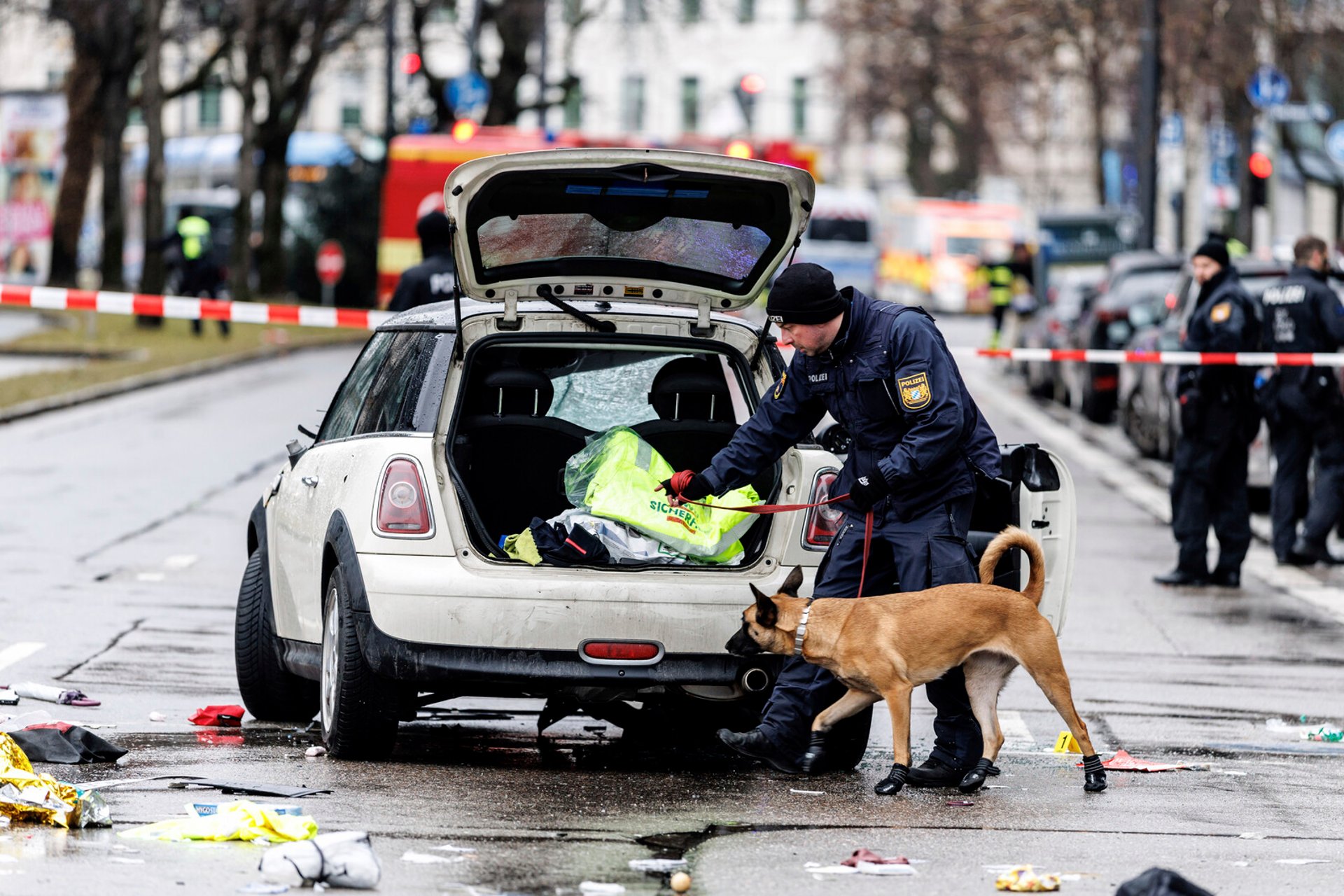 Car rammed into Munich protest – suspected attack