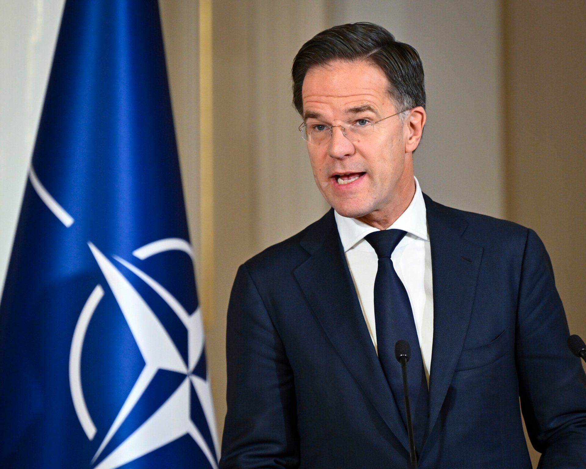 Nato to investigate maritime law: "Really got happy"