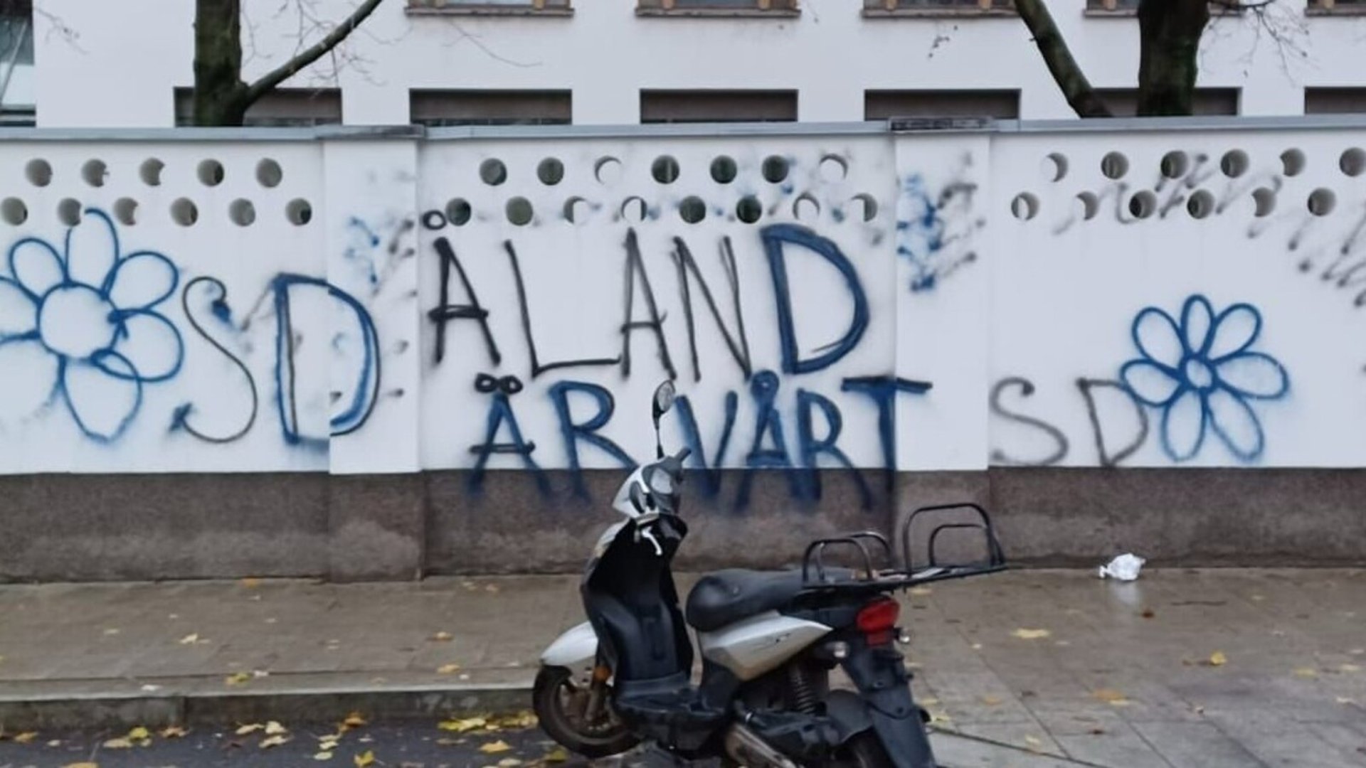 Vandalism at Finland's Moscow Embassy