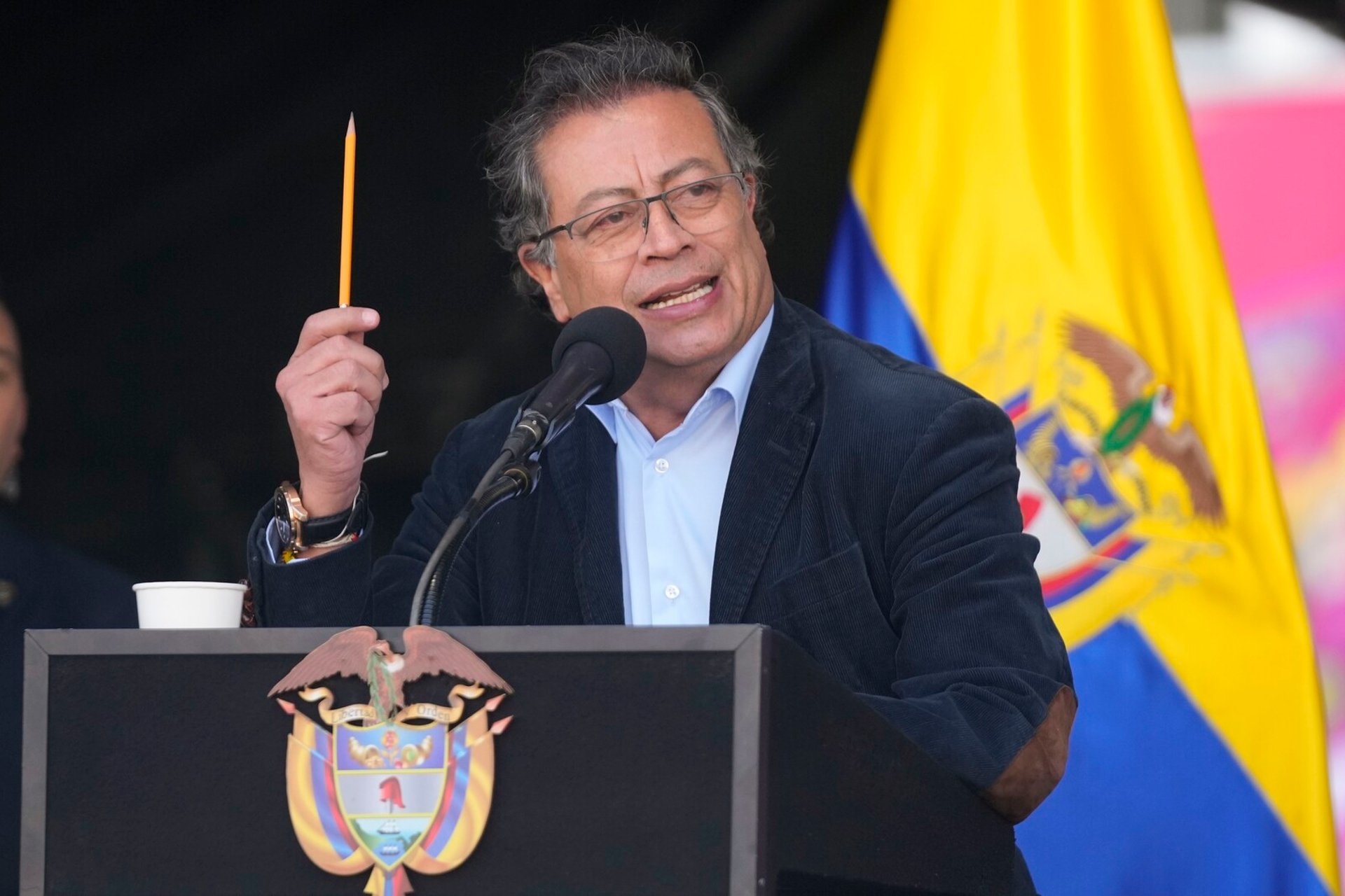 Colombia breaks off peace talks