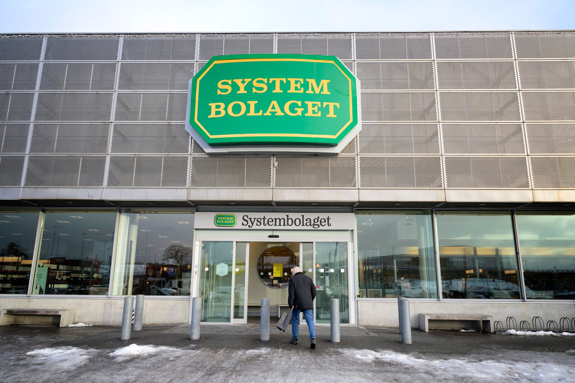 Car Thefts Unravel Major Systembolaget Burglary Spree in Sweden