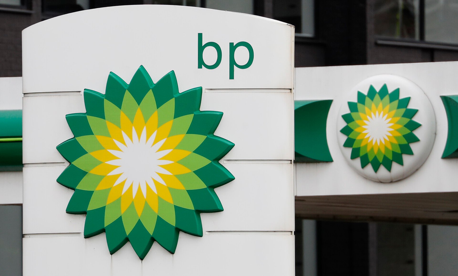 BP bets on oil – cutting the fossil-free