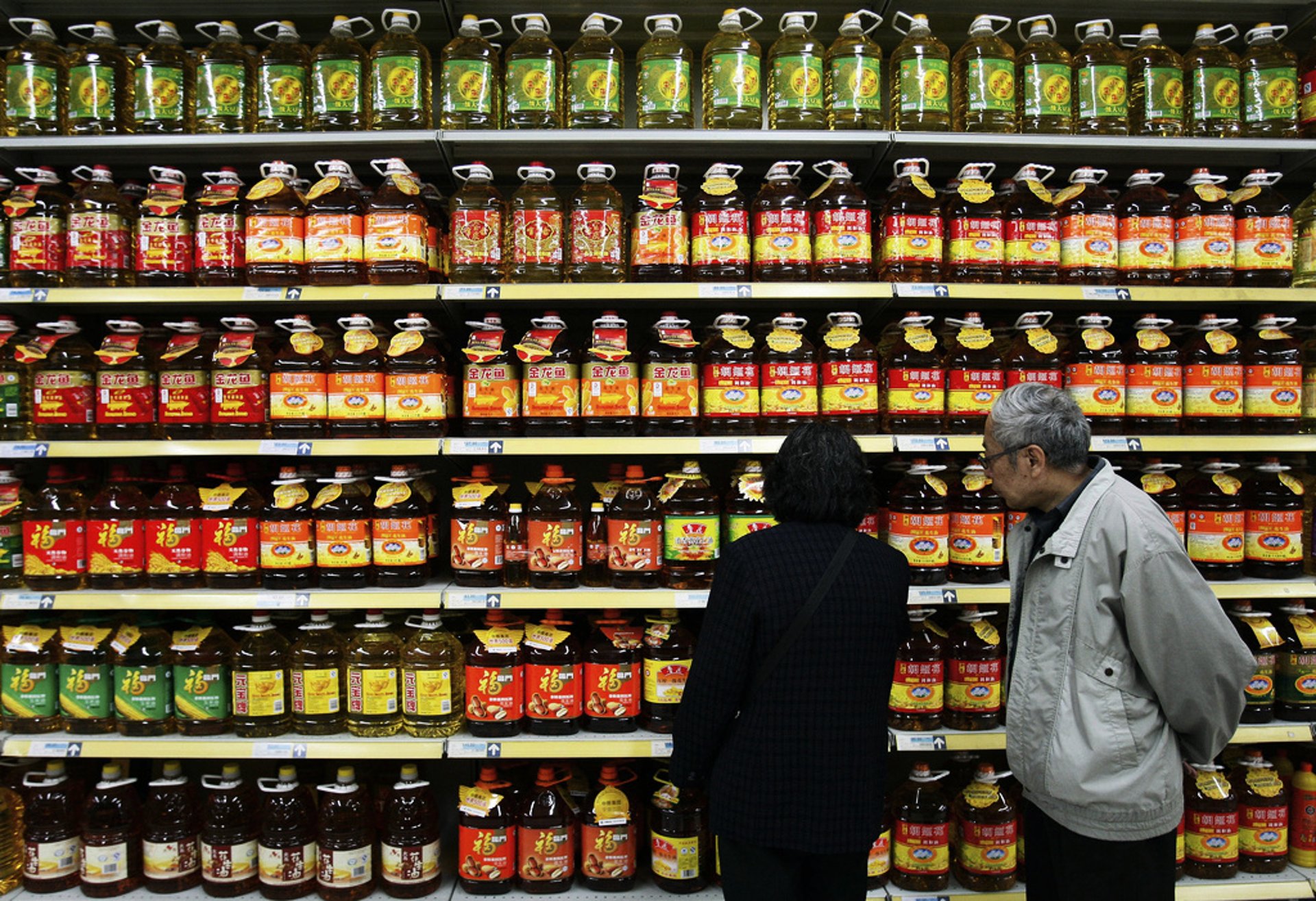 China shaken by scandal with contaminated food oil