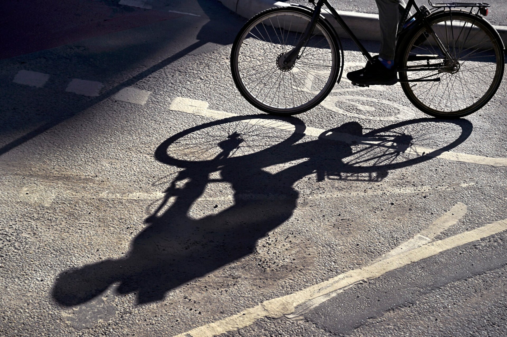 Cyclist hit by car – critically injured