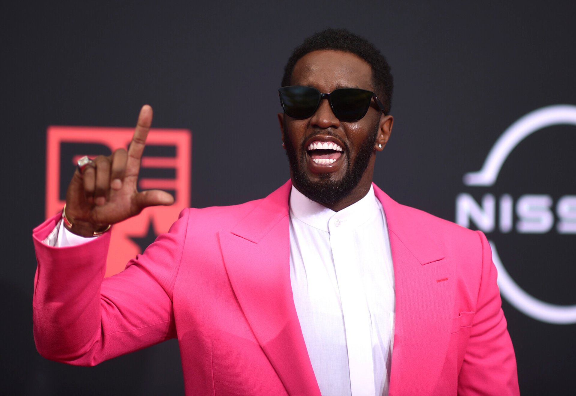 The Prosecutor: Diddy Influences Witnesses from Custody