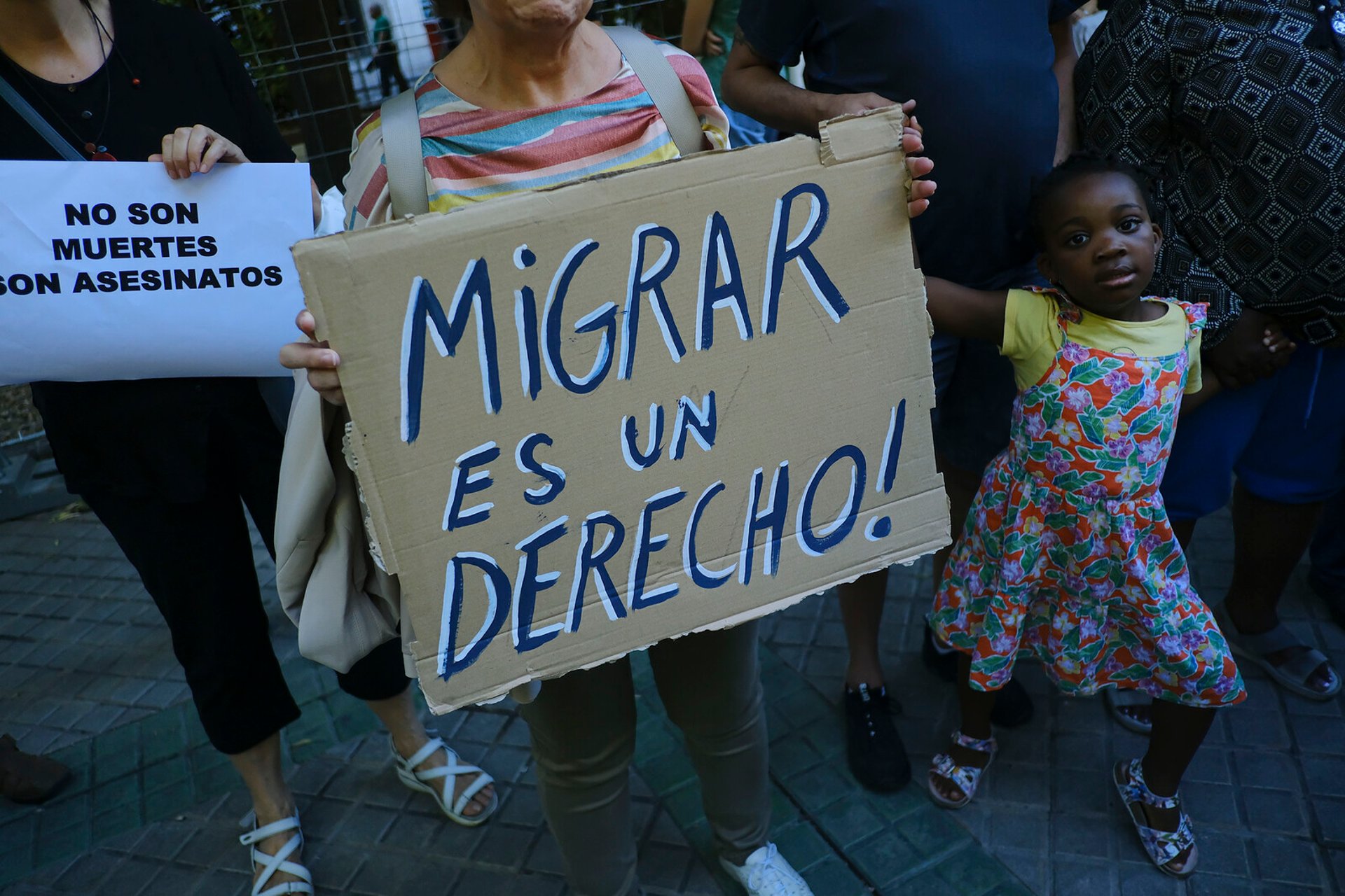 Spain: Hundreds of Thousands of Undocumented Migrants Become Legal