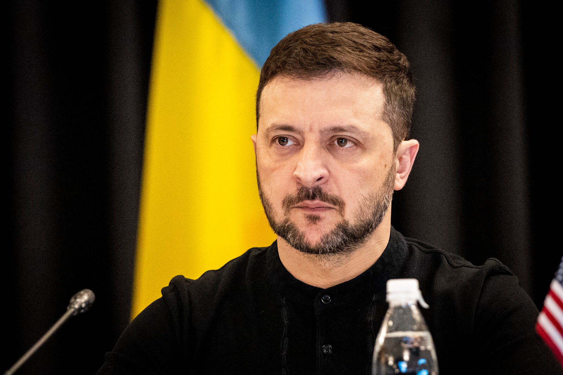 Zelensky: Projects paused after US