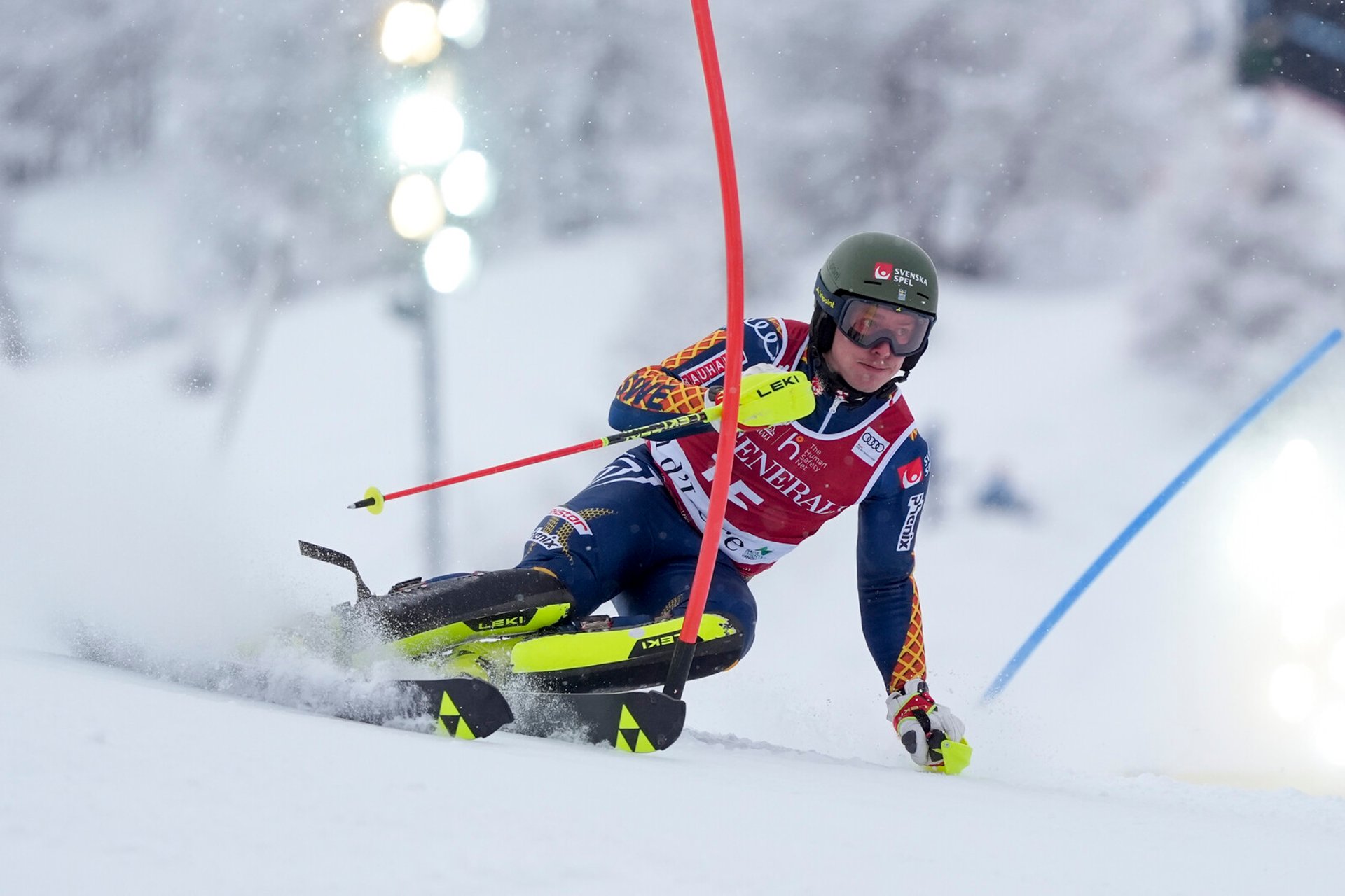 Norwegian double victory as Jakobsen skied out