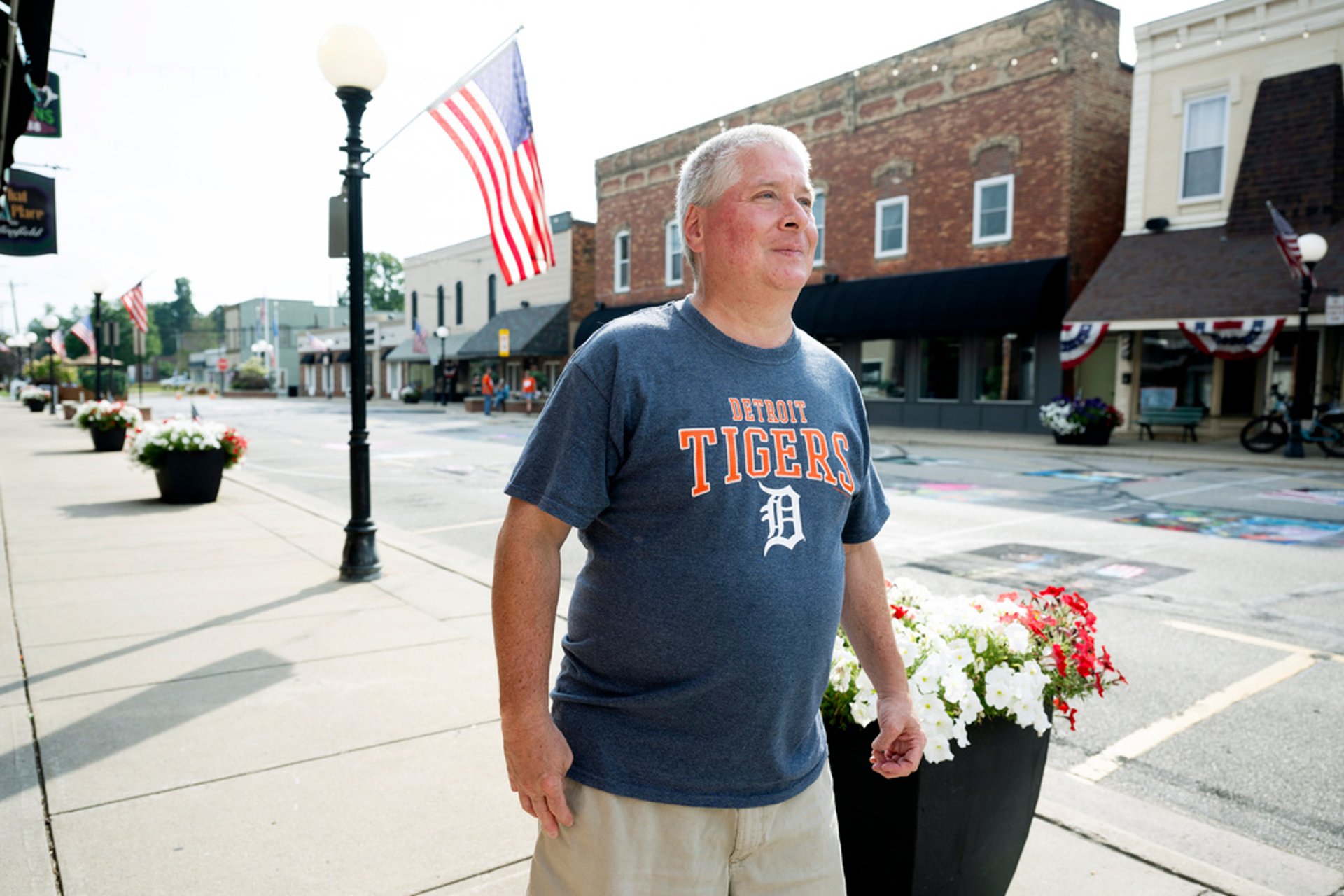 

Middle-of-the-Road Voter Glenn - He