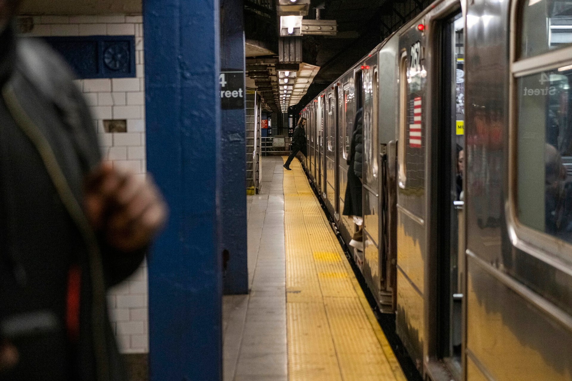 Man set woman on fire in New York's subway