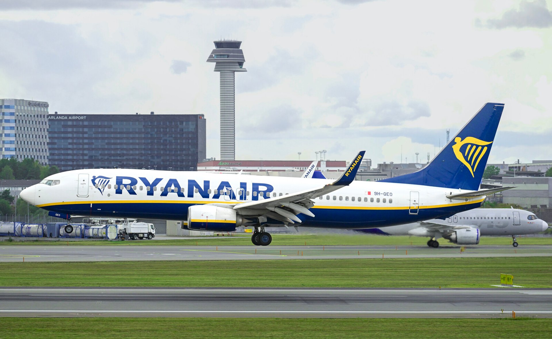 Ryanair banned from charging for cabin bags