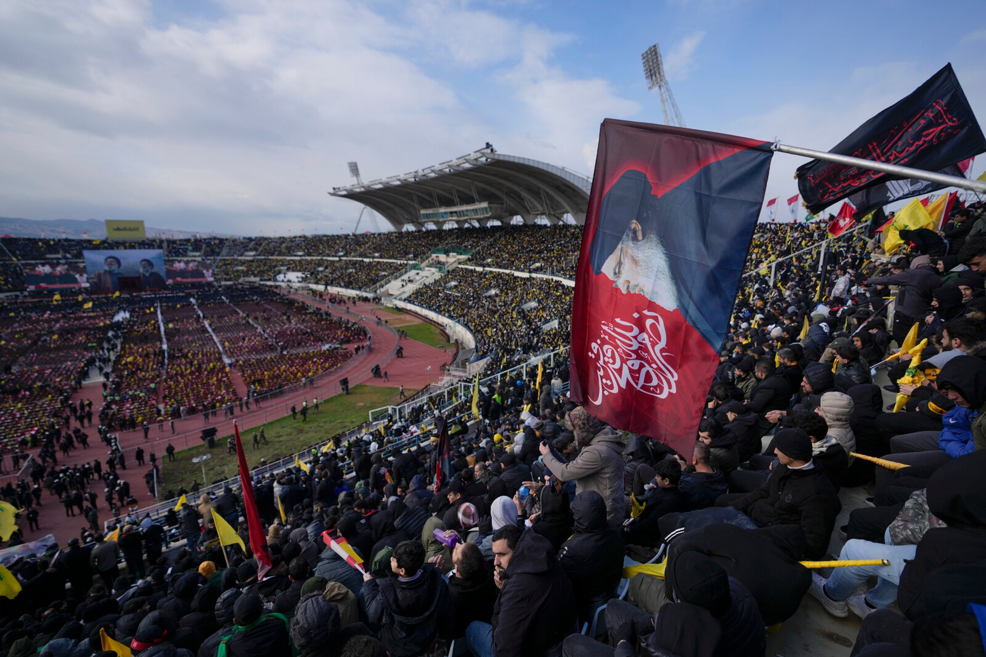 Tens of thousands at Hezbollah