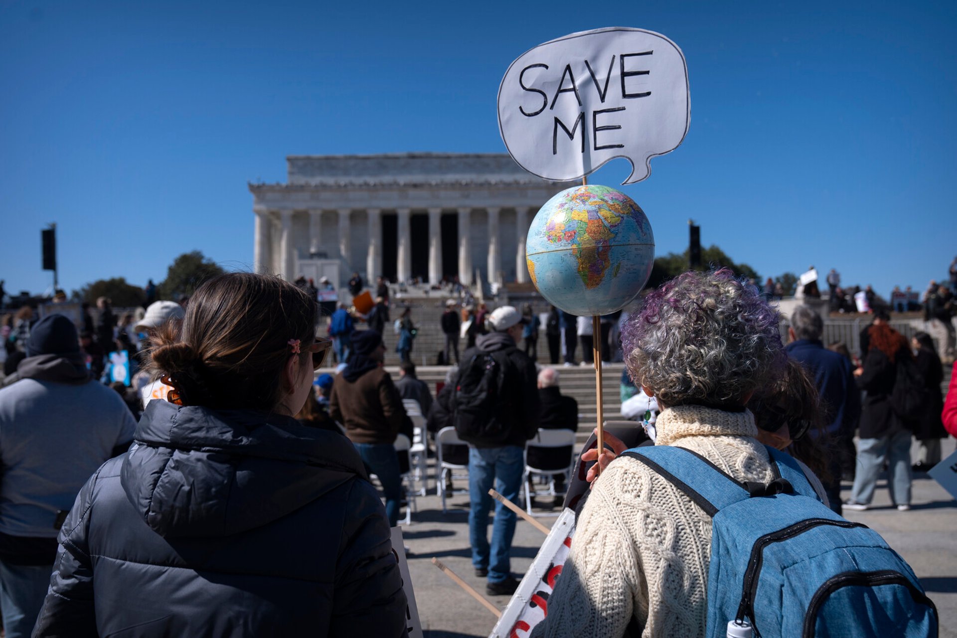 Thousands of Researchers in Protest