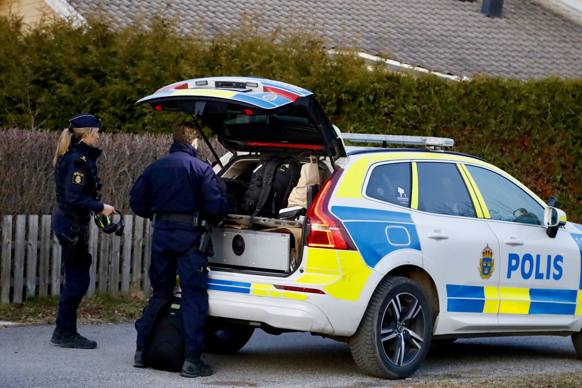 Sharp Hand Grenade Found in Garden in Bålsta