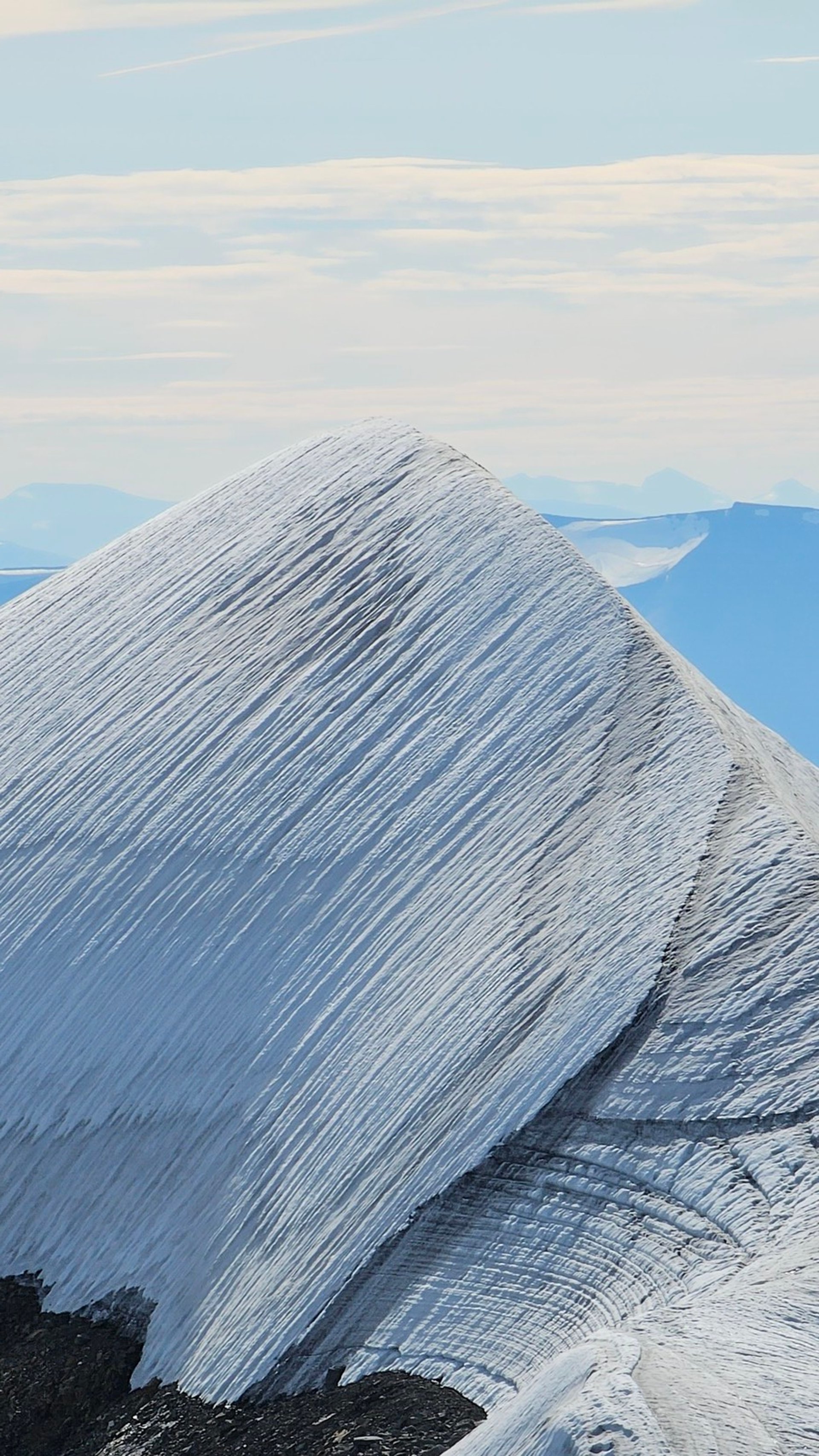 Significant decrease in Kebnekaise's southern peak