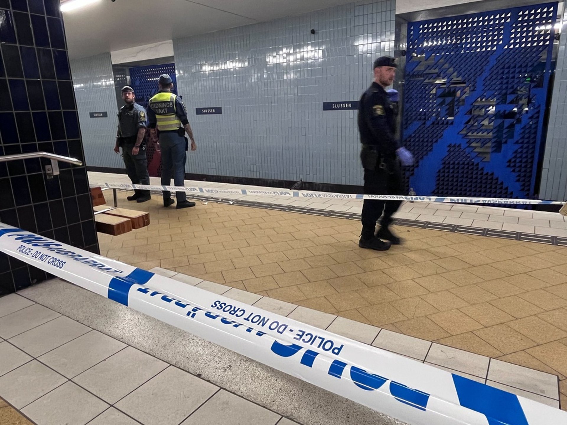 Boy stabbed in subway tunnel – possible hate crime