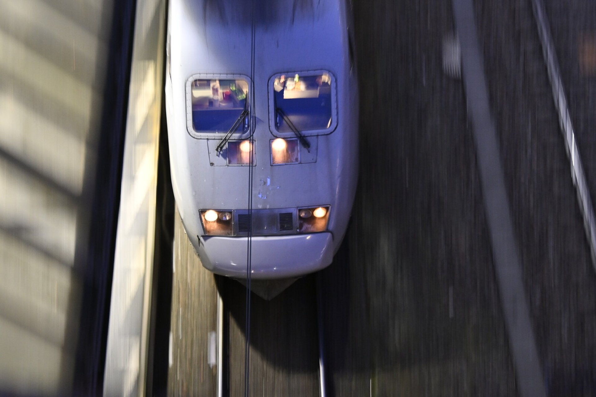 Cracks in the tracks delayed trains in January