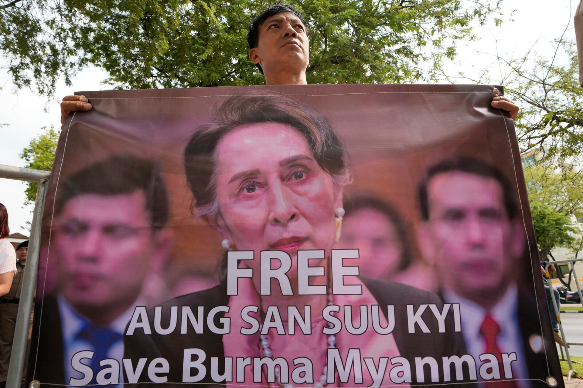 The Pope's Offer to Aung San Suu Kyi