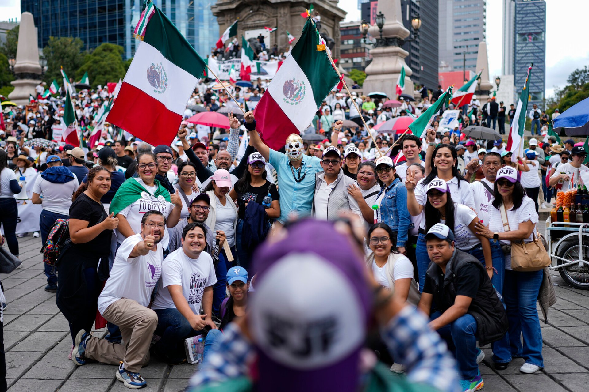 Mass Resignation in Mexico's Supreme