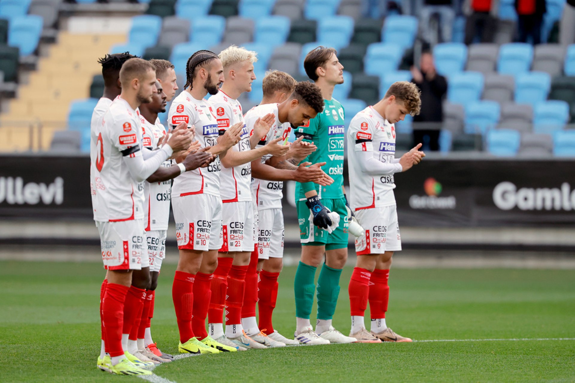 So "Svennis" is honored on the football pitches