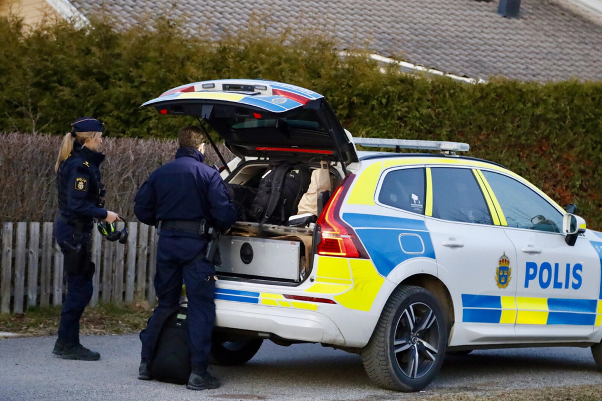 Sharp Hand Grenade Found in Garden in Bålsta