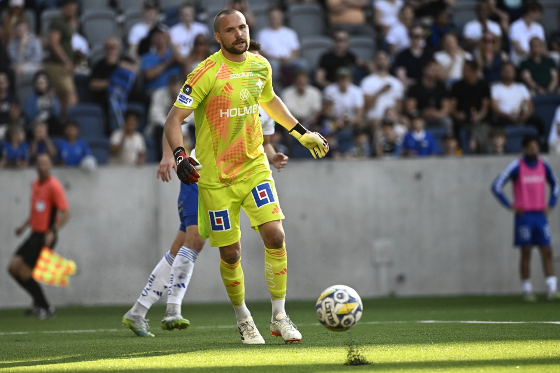 Djurgården signs experienced goalkeeper