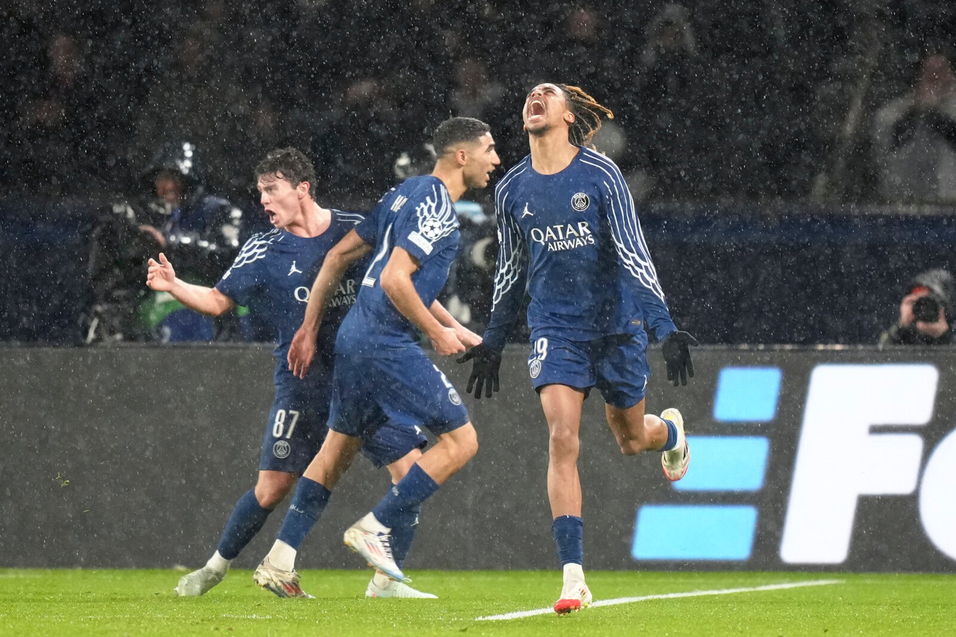 PSG pulled off a powerful comeback against City