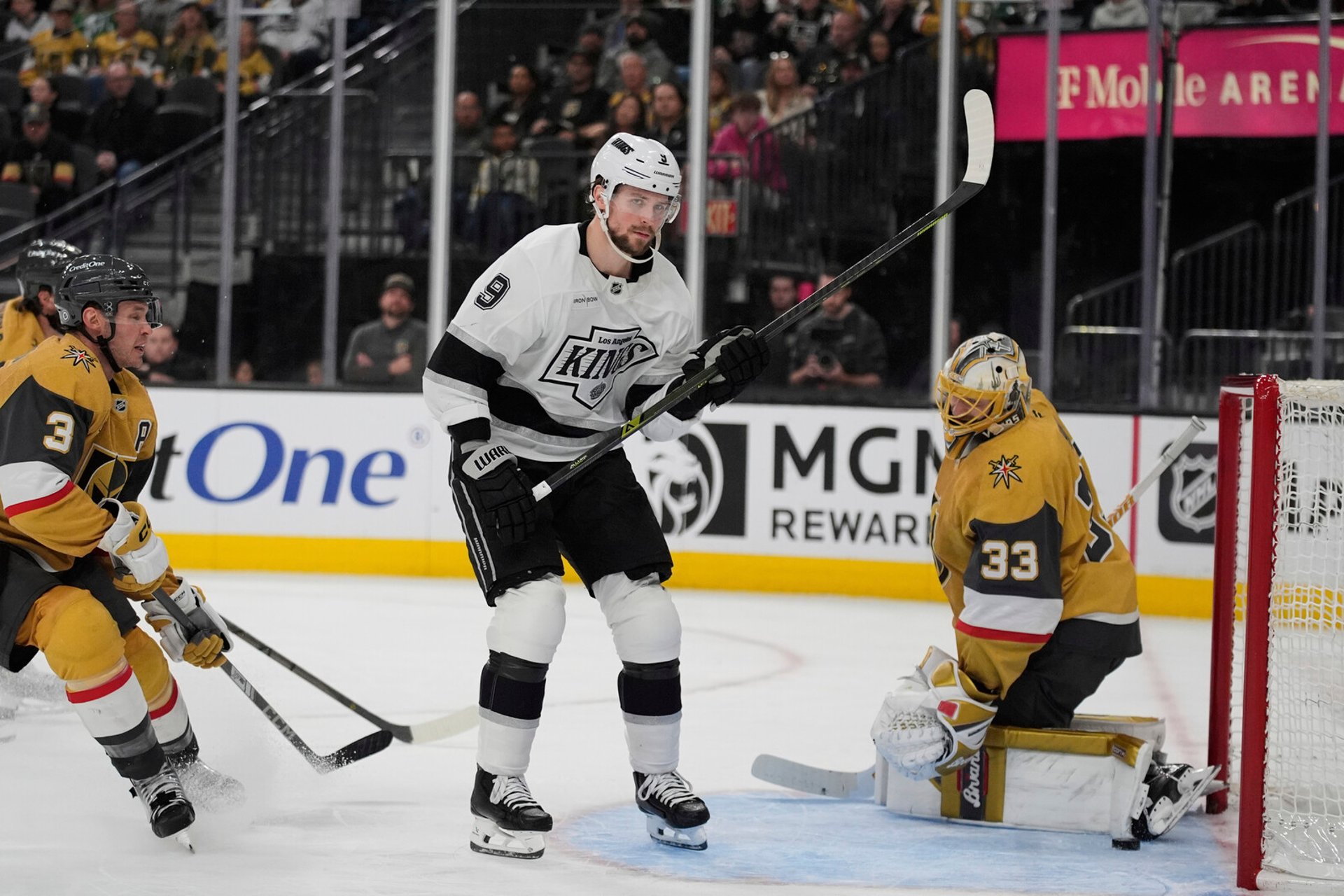 Adrian Kempe decided against Vegas