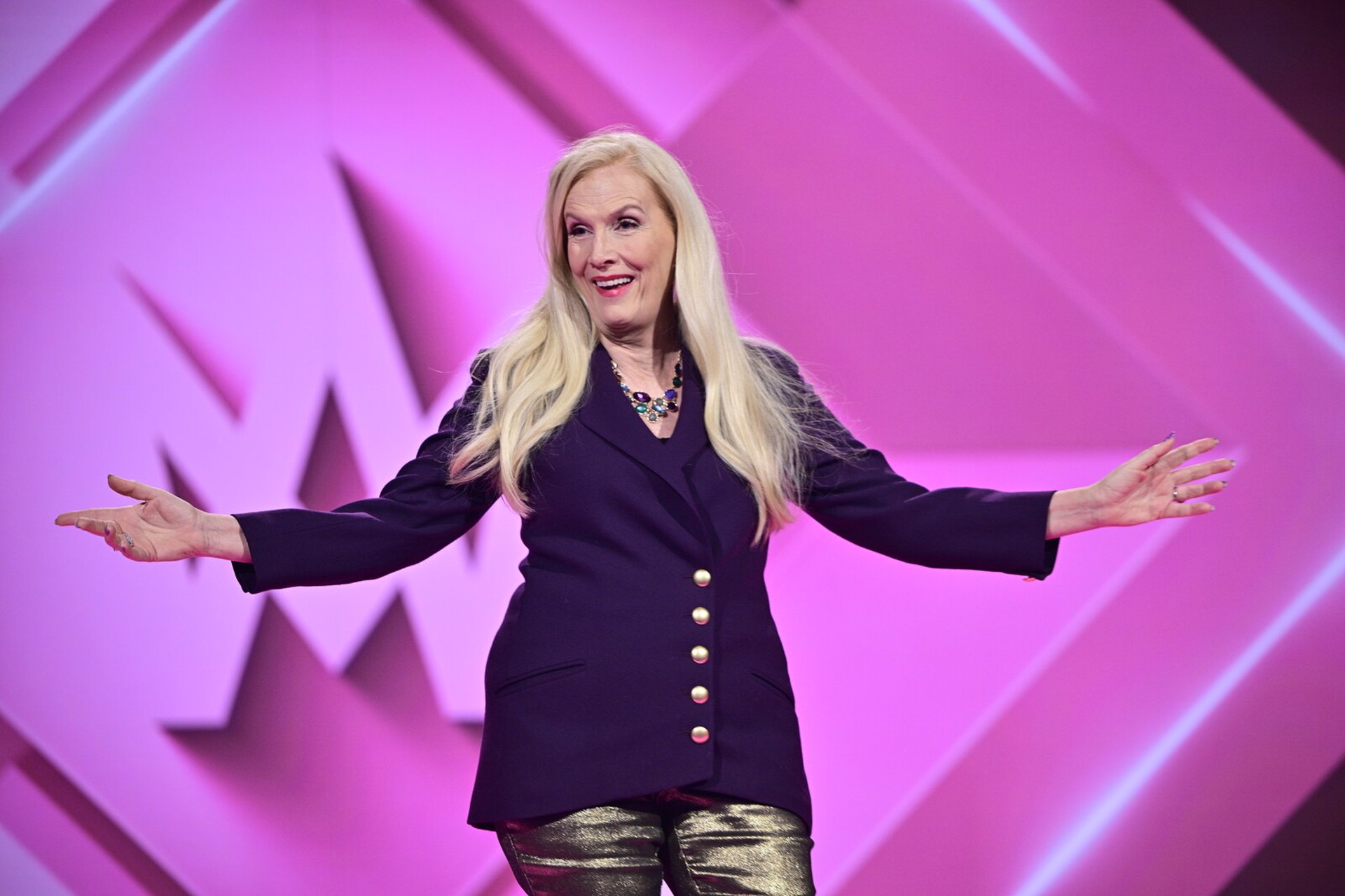 Gunilla Persson gets a dating show – in Norway