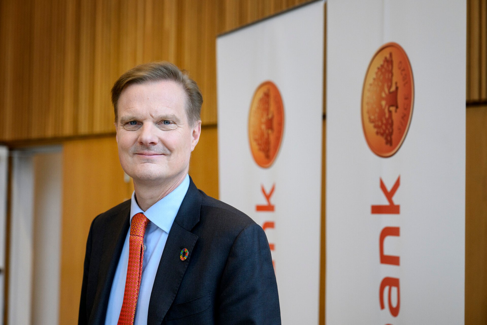 Swedbank distributes 24.6 billion to its owners