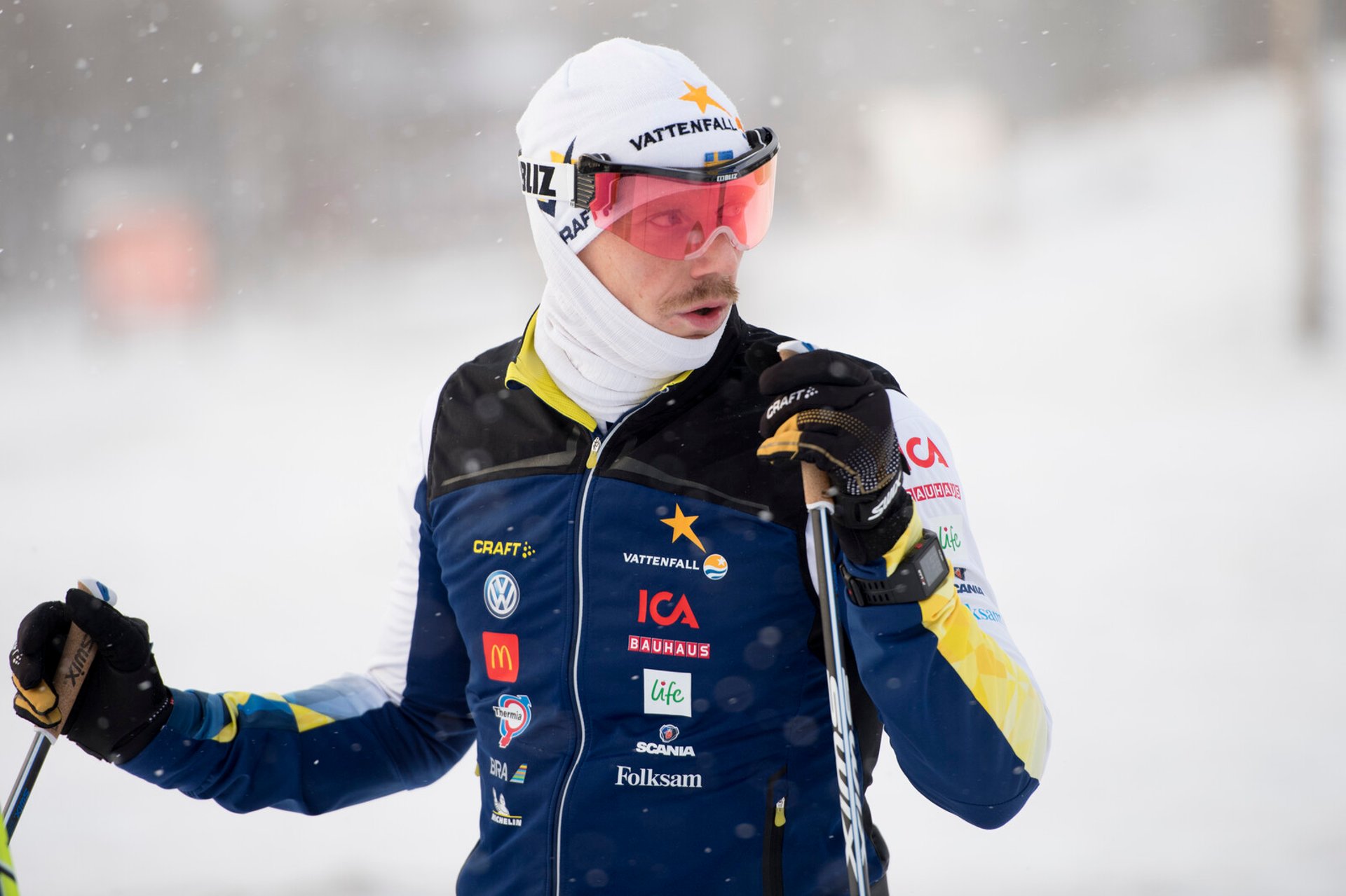 Ski Star's Coach Seriously Injured