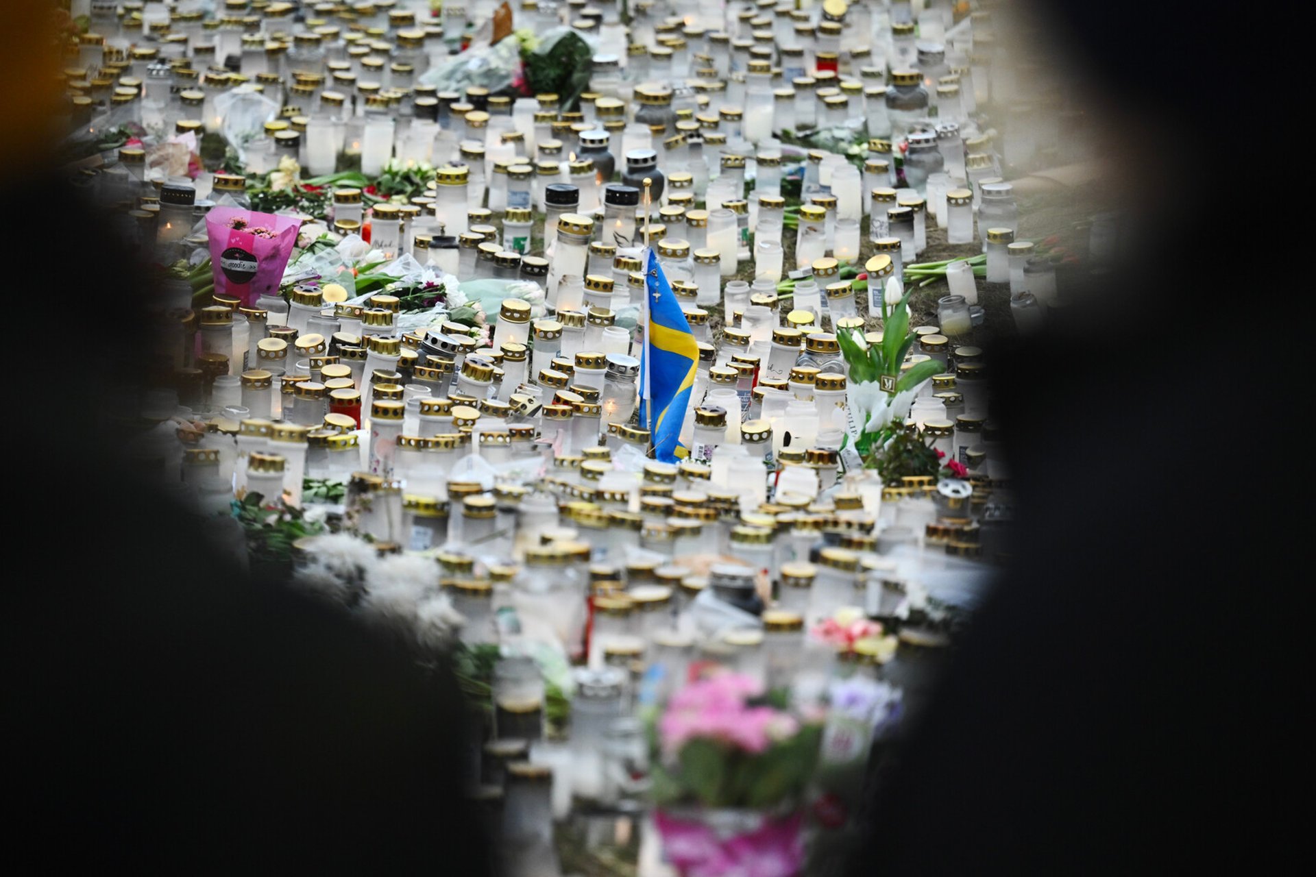 A Minute of Silence Across Sweden – Tribute Paid to the Victims